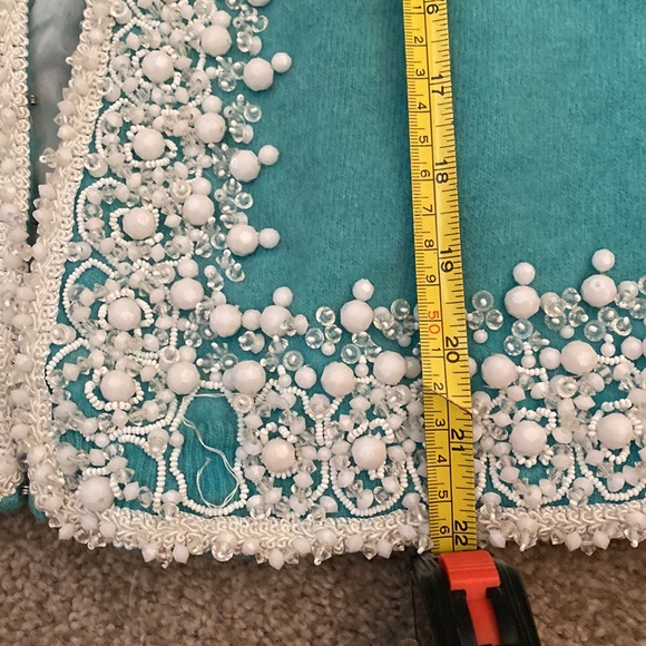 An antique (1940s) lambs wool beaded sweater size M - Picture 12 of 14